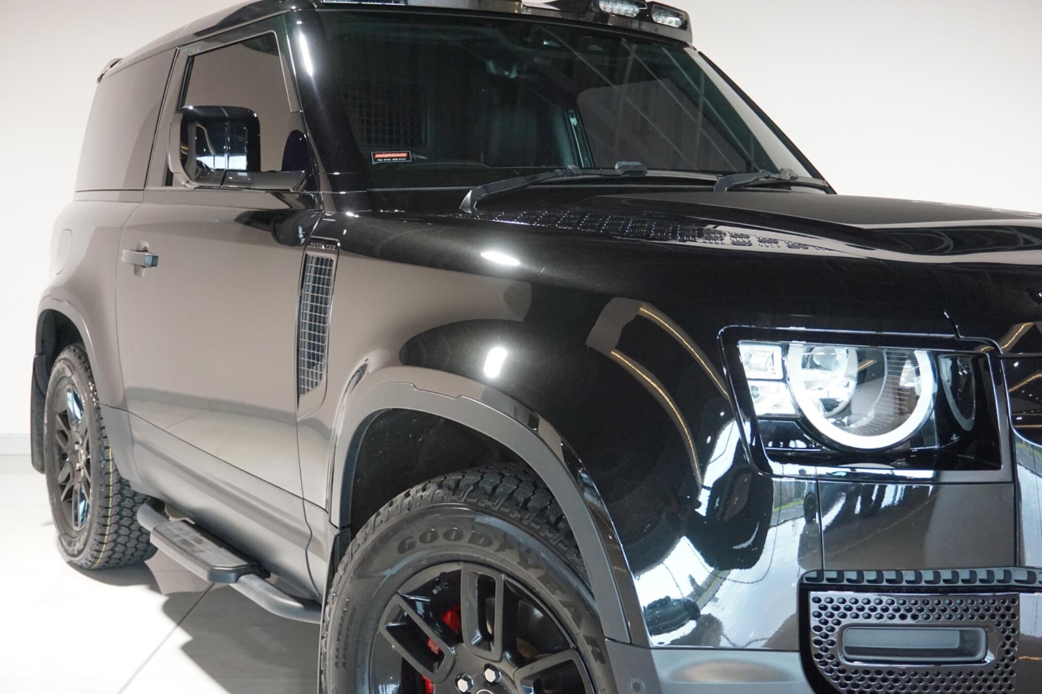 Land Rover Defender 90 3.0 D250 MHEV Hard Top SUV 3dr Diesel Auto 4WD SWB Euro 6 (s/s) (250 ps)